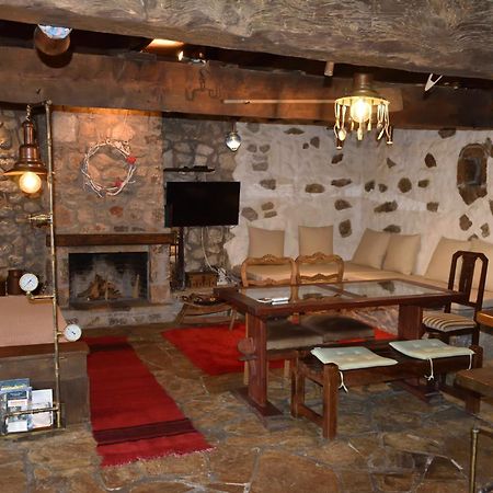 Μικρή Πέτρινη Μεζονέτα 2 Villa Lílaia Eksteriør bilde