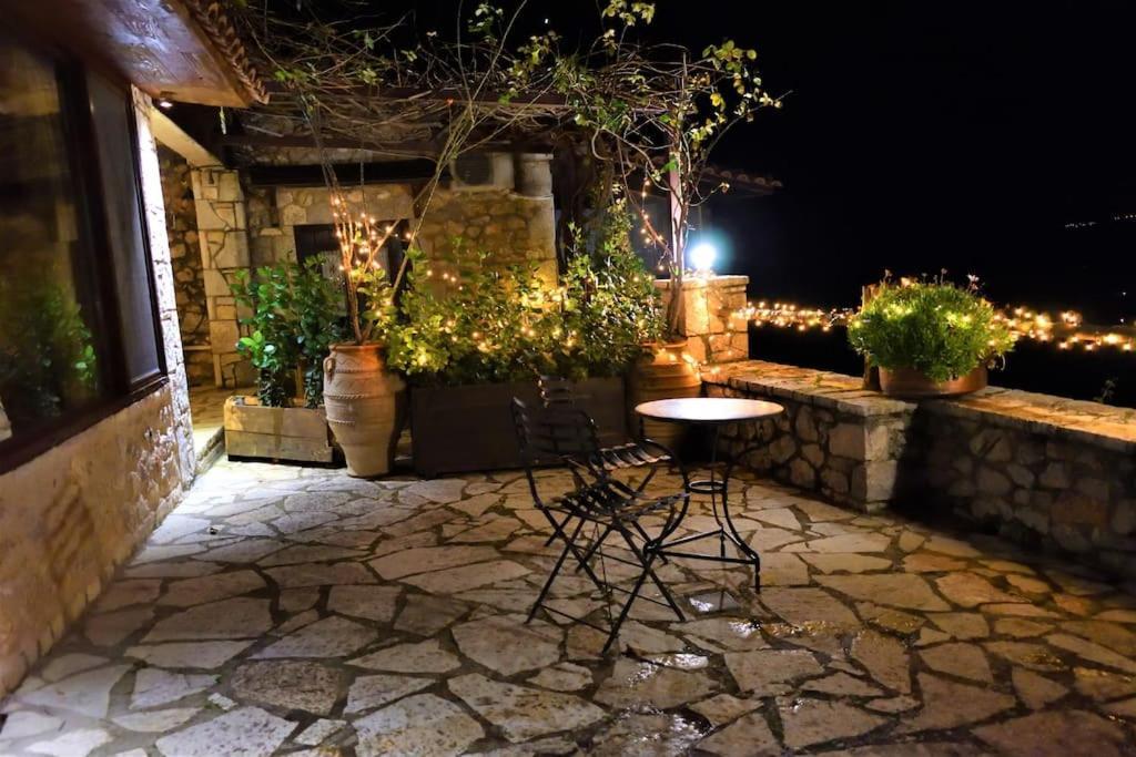 Μικρή Πέτρινη Μεζονέτα 2 Villa Lílaia Eksteriør bilde