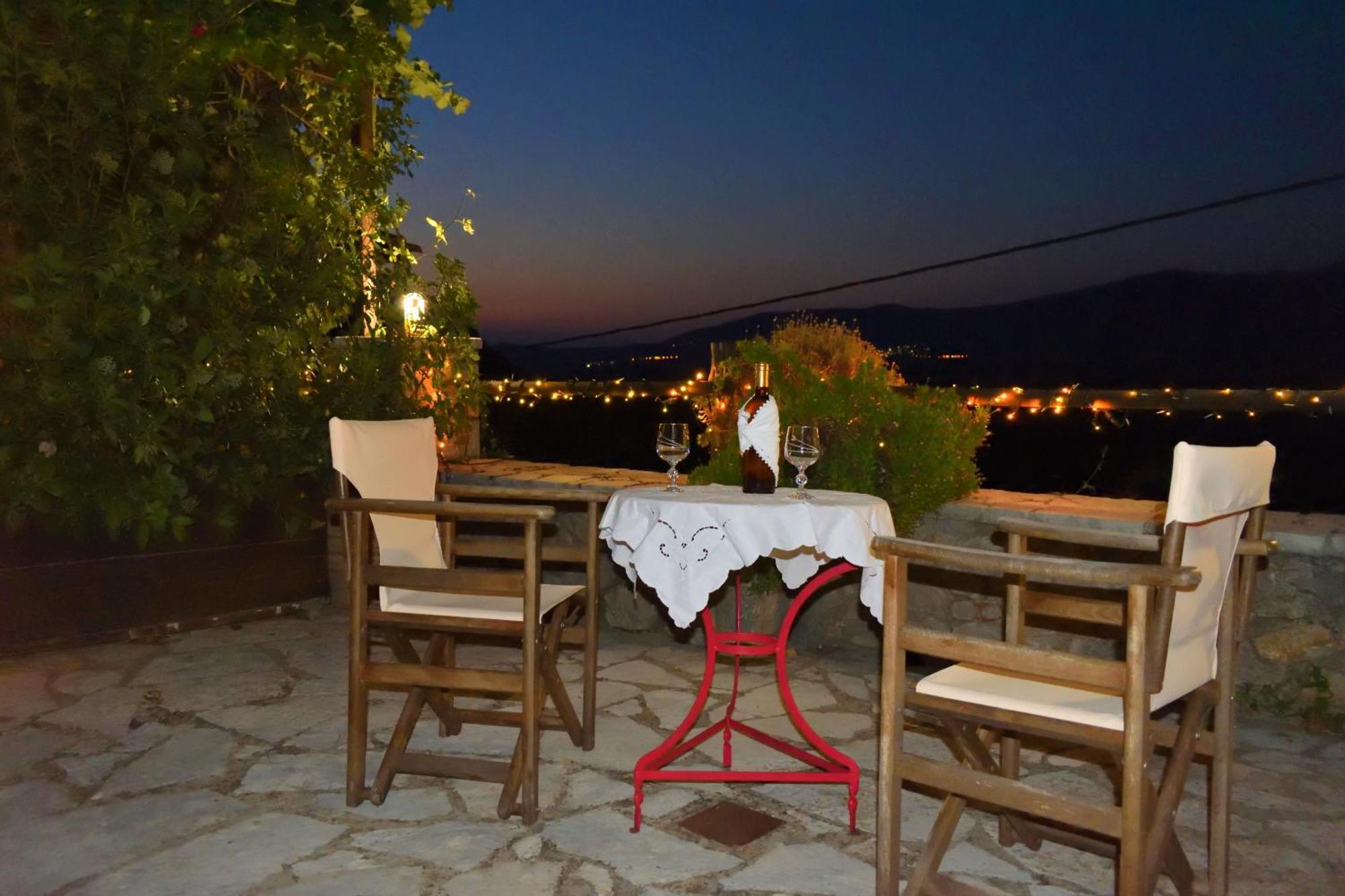 Μικρή Πέτρινη Μεζονέτα 2 Villa Lílaia Eksteriør bilde